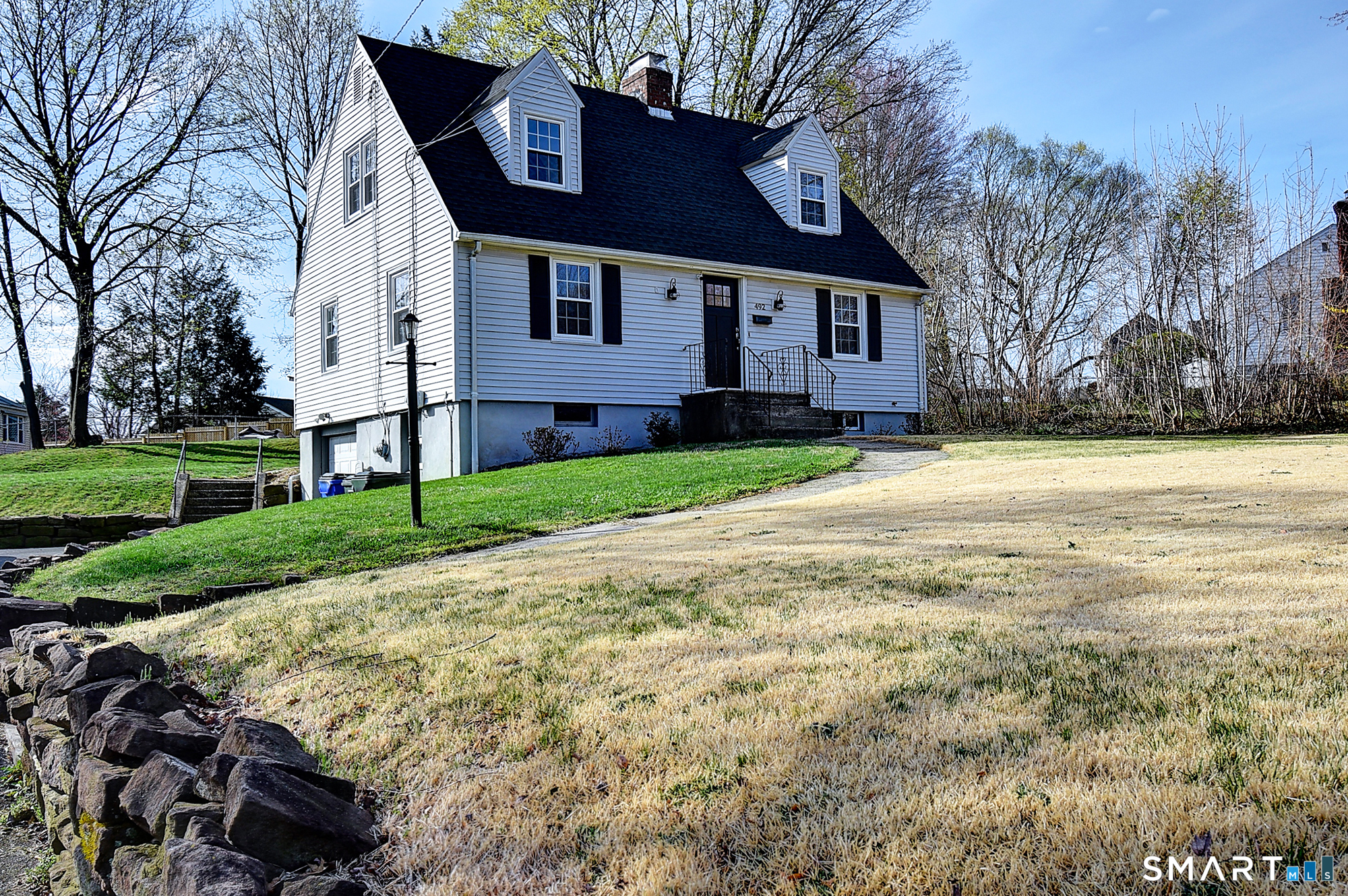 492 Maple Street Wethersfield, CT 06109 - Photo 2 of 32