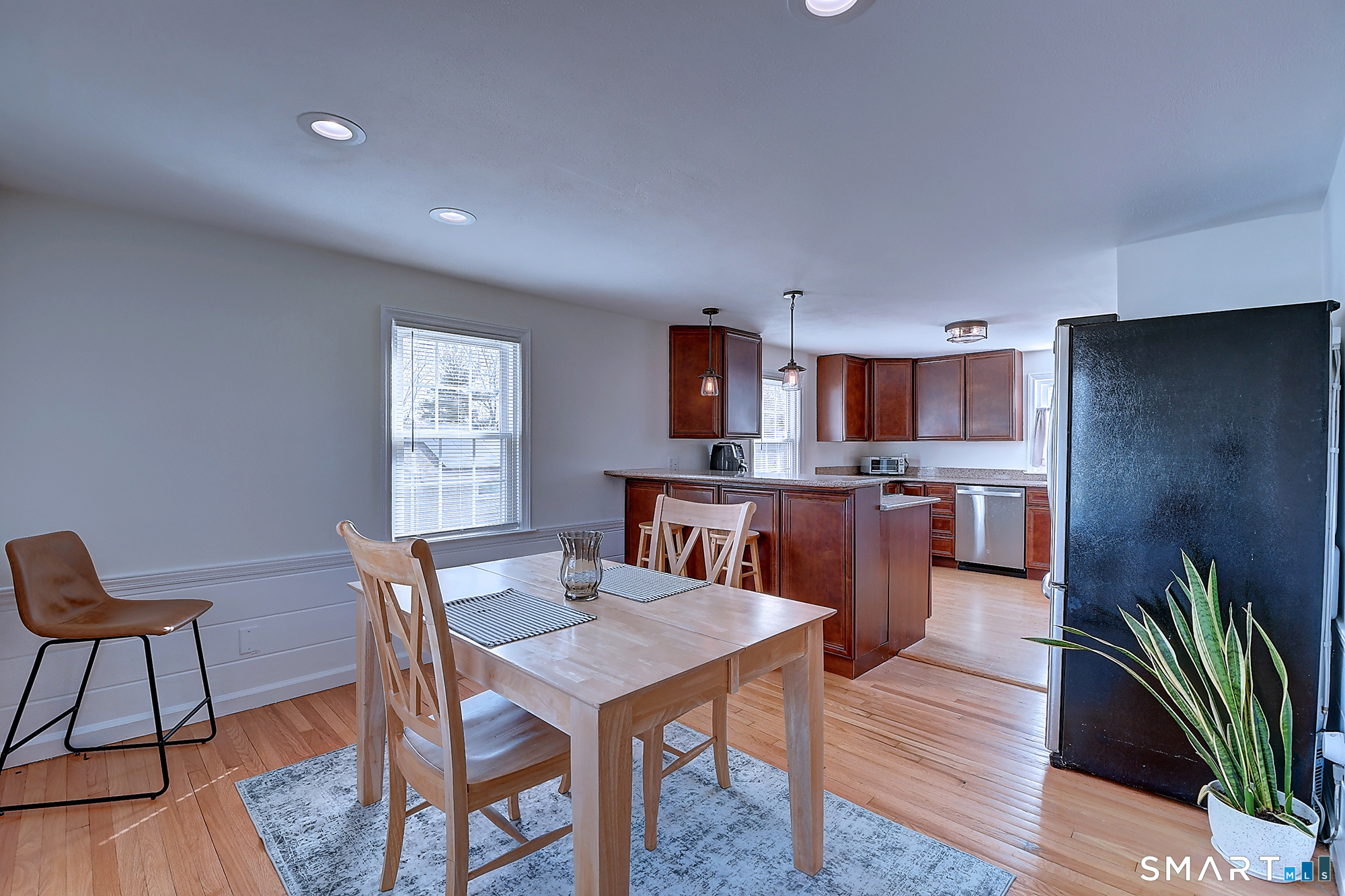 492 Maple Street Wethersfield, CT 06109 - Photo 9 of 32