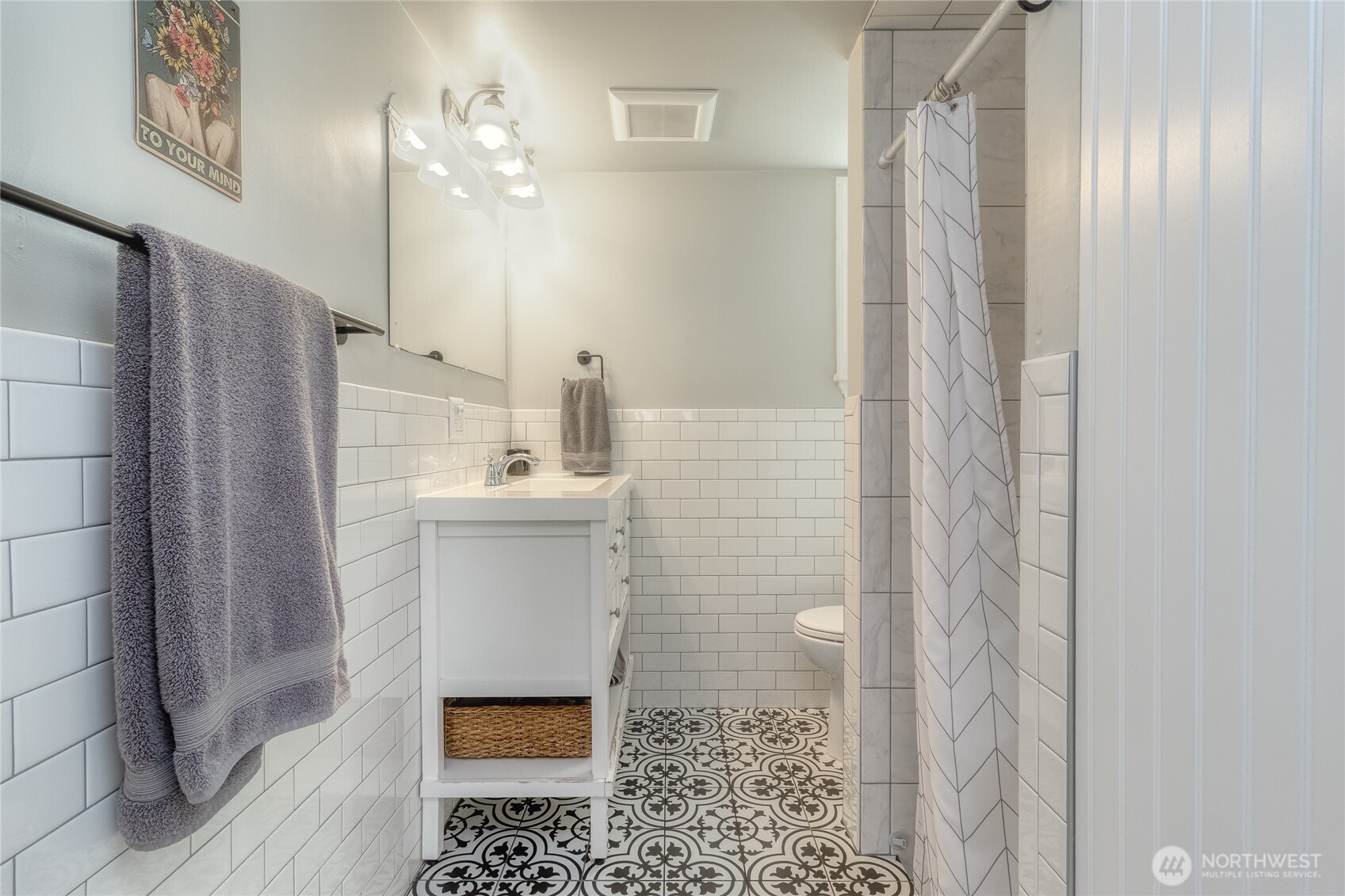 15 Eagan Street Walla Walla, WA 99362 - Photo 18 of 20 a bathroom with a sink and a mirror
