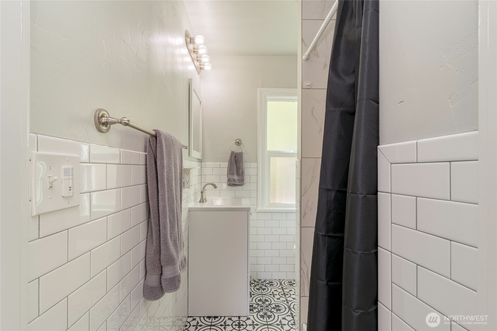 15 Eagan Street Walla Walla, WA 99362 - Photo 10 of 20 a bathroom with a shower