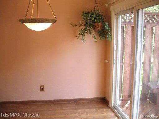 43435 Applewood Road Canton, MI 48188 - Photo 5 of 12 KITCHEN NOOK