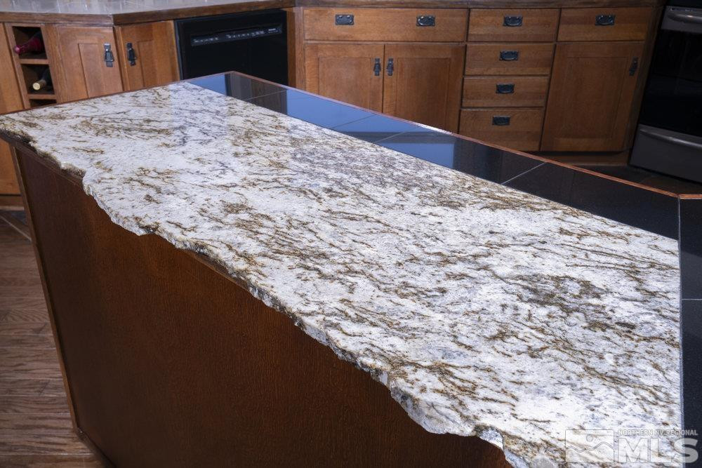 21860 Bowie Road Reno, NV 89521 - Photo 10 of 24 a view of a kitchen