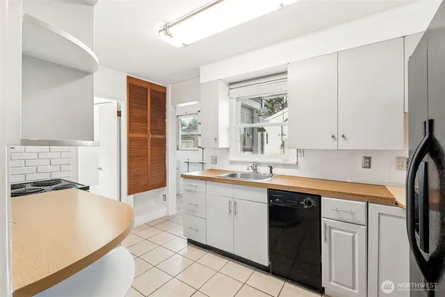 $399,999 | 12413 2nd Avenue South, Seattle, WA 98168