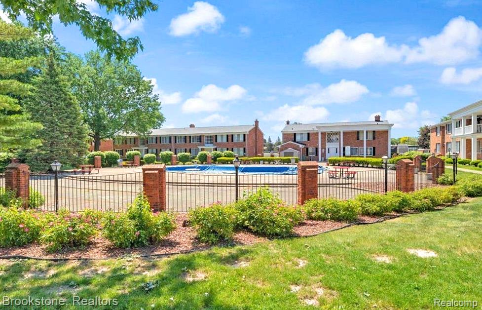 29464 Hoover Road, Unit 464 Warren, MI 48093 - Photo 18 of 23
