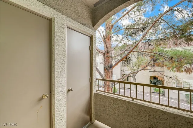 $1,350 | 9470 Peace Way, Unit 216, Las Vegas, NV 89147