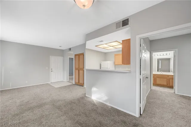 $1,350 | 9470 Peace Way, Unit 216, Las Vegas, NV 89147