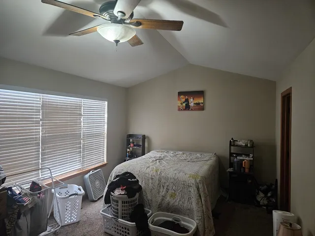 $1,900 | 2206 Concord Drive, Unit B, Sycamore, IL 60178