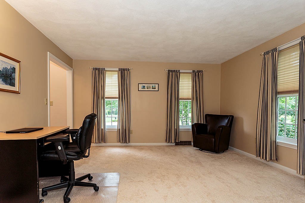 18 Kelshill Road Chelmsford, MA 01863 - Photo 16 of 30