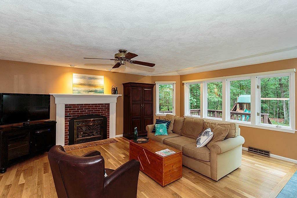 18 Kelshill Road Chelmsford, MA 01863 - Photo 2 of 30