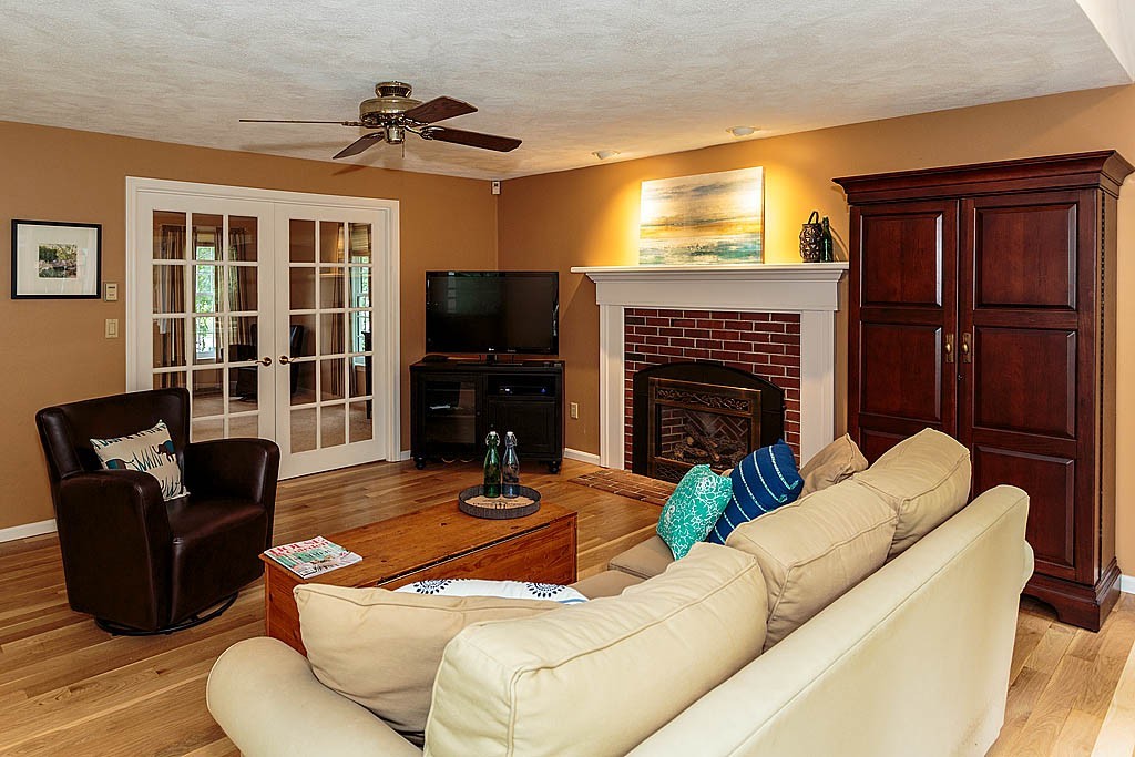 18 Kelshill Road Chelmsford, MA 01863 - Photo 3 of 30