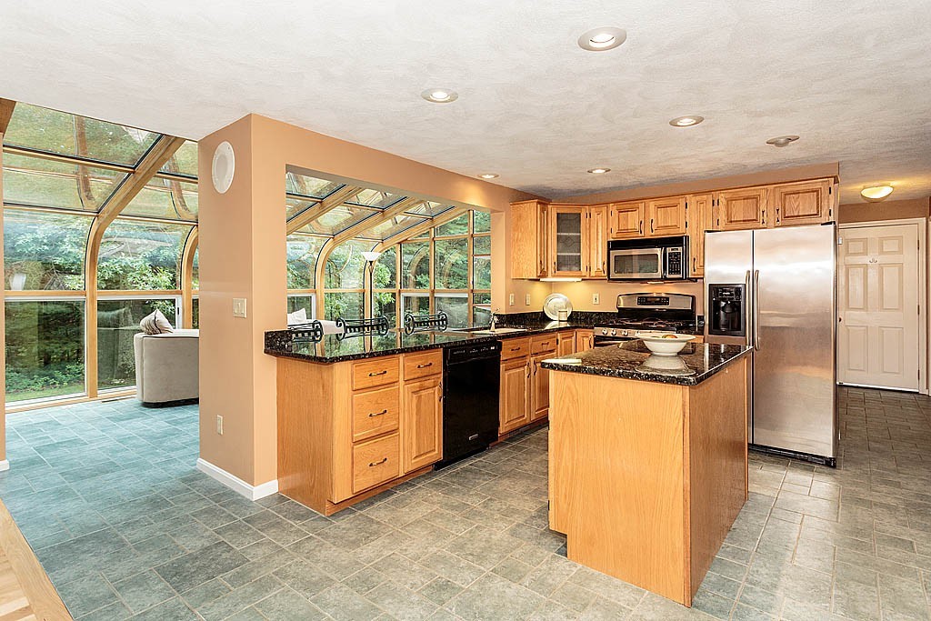 18 Kelshill Road Chelmsford, MA 01863 - Photo 4 of 30