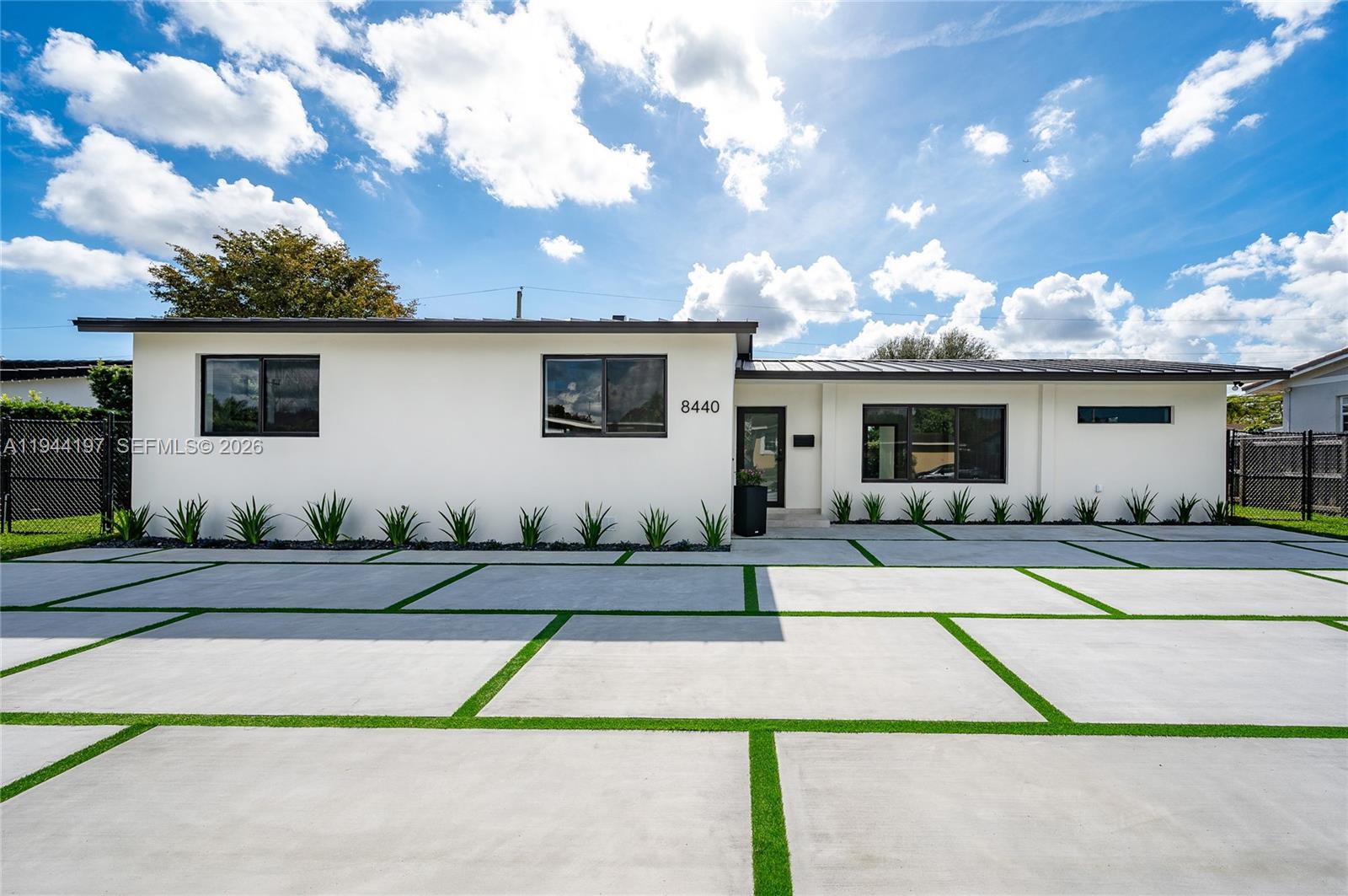 8440 Southwest 27th Terrace Miami, FL 33155 - Photo 2 of 40