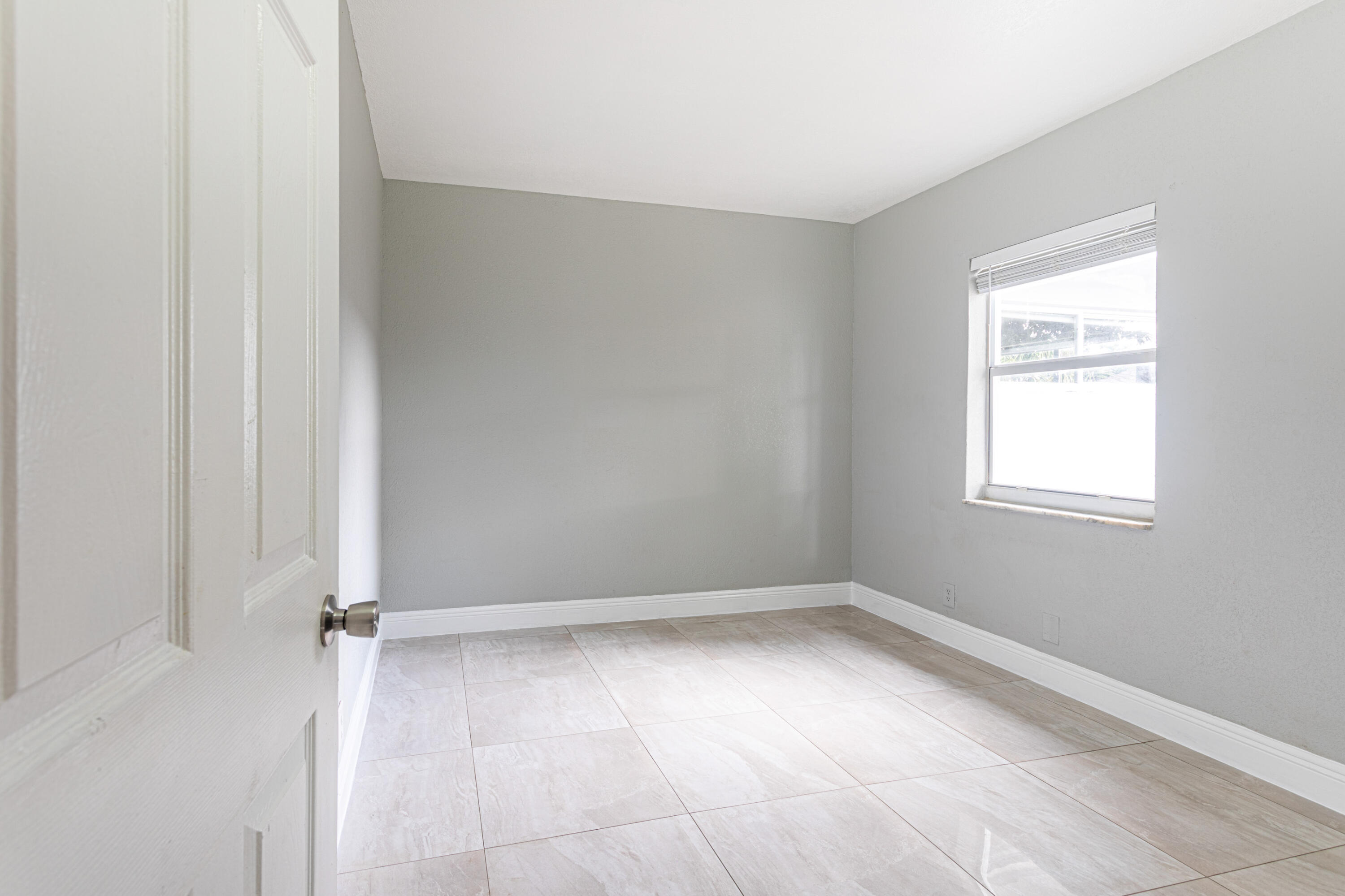 1132 West 34th Street Riviera Beach, FL 33404 - Photo 7 of 20 c-12