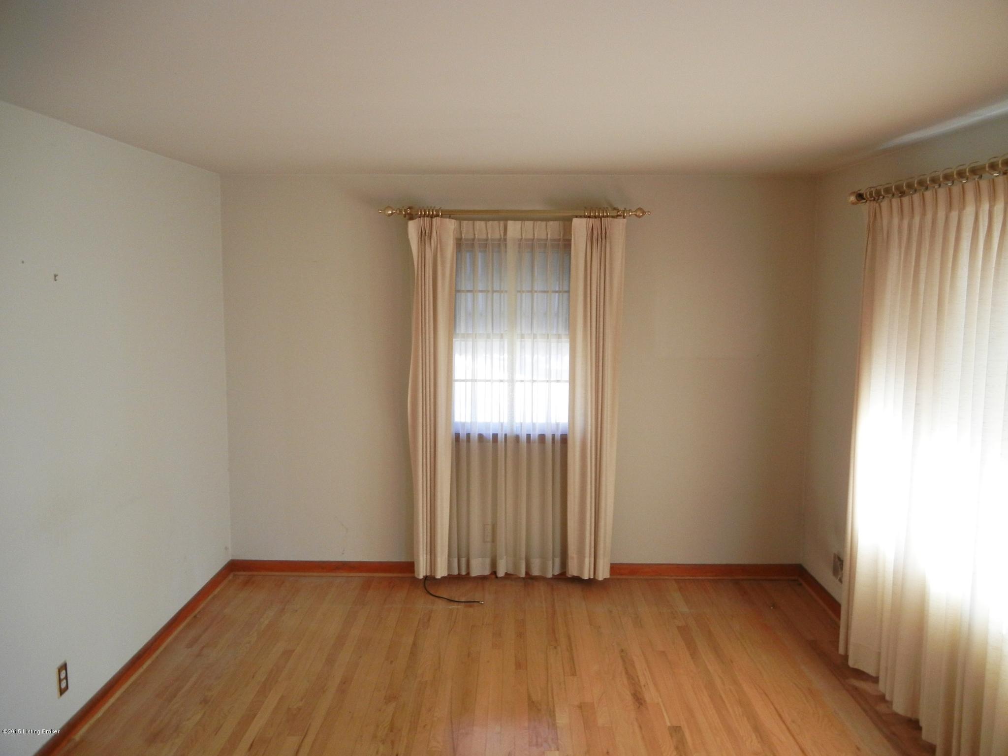 607 Emily Road Louisville, KY 40206 - Photo 2 of 16 Living Room - note hardwood floors