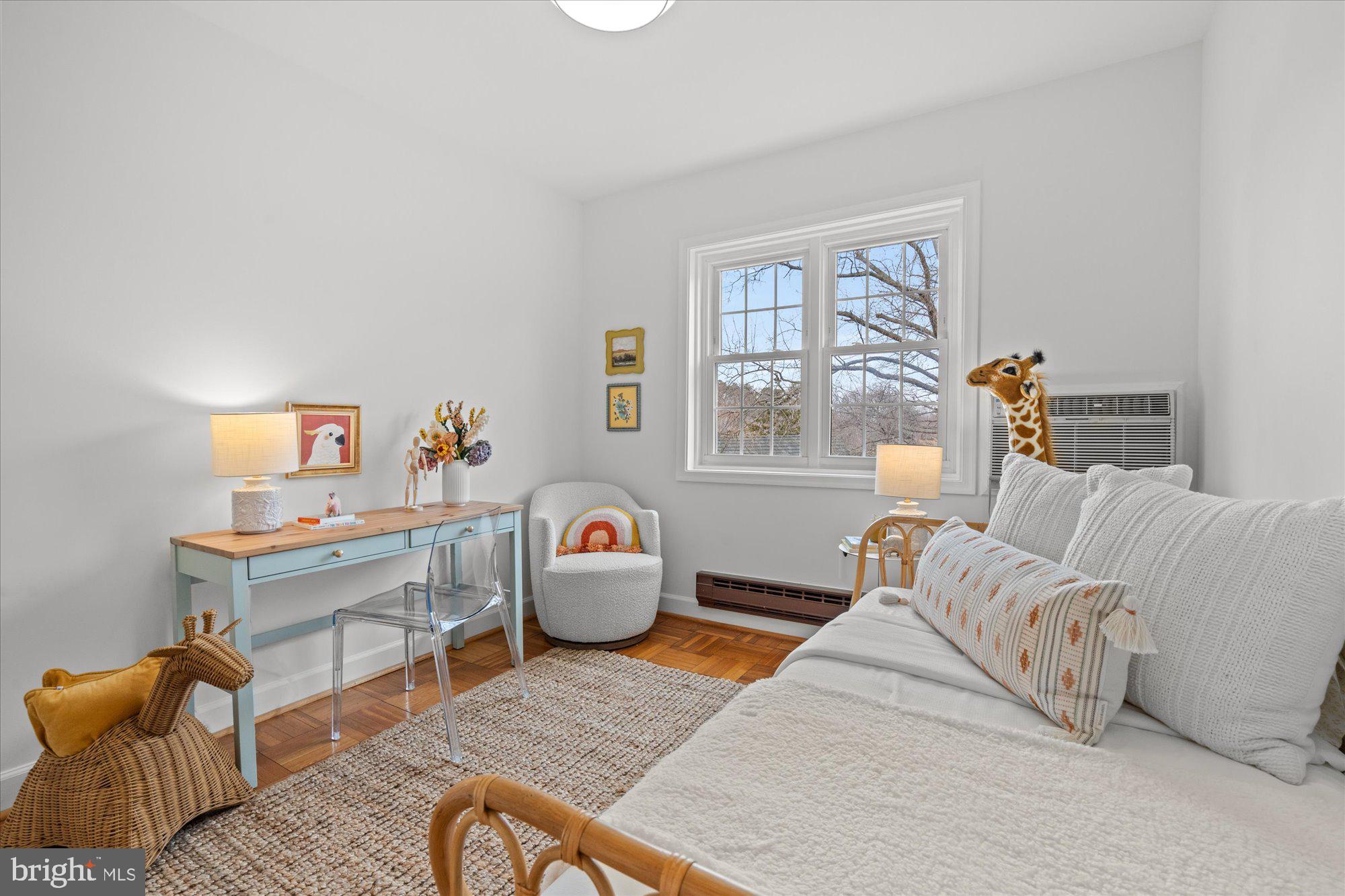 3206 Gunston Road Alexandria, VA 22302 - Photo 19 of 25 a living room with furniture and a window