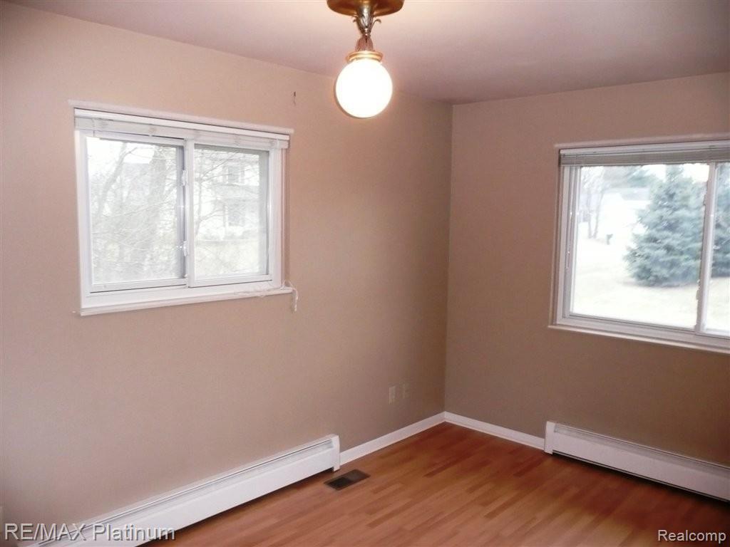 2422 Pleasant Ridge Howell, MI 48843 - Photo 11 of 17 Bedroom