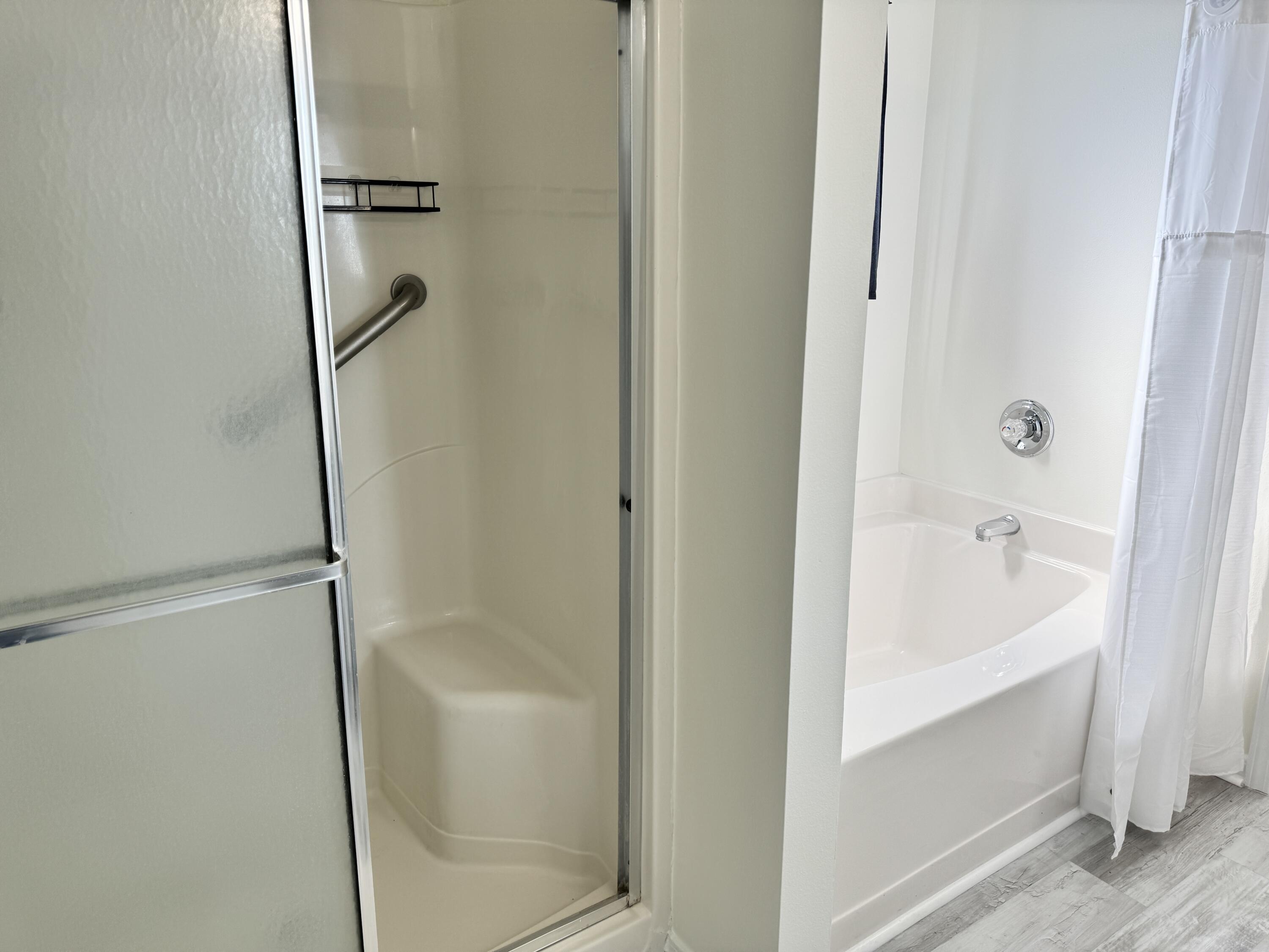 296 Limestone Circle Crestview, FL 32539 - Photo 16 of 29 Master Bath