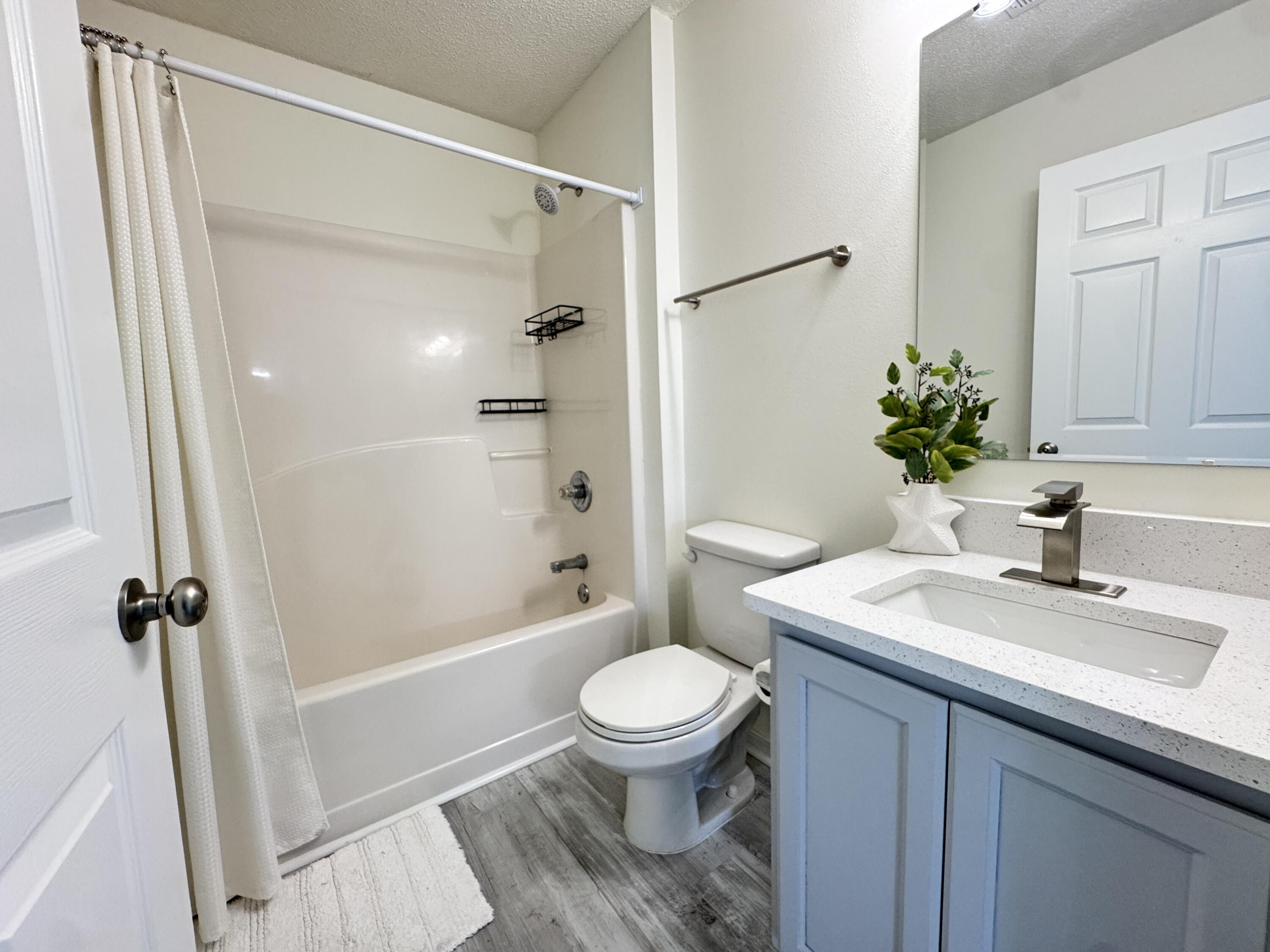 296 Limestone Circle Crestview, FL 32539 - Photo 24 of 29 Hall Bath
