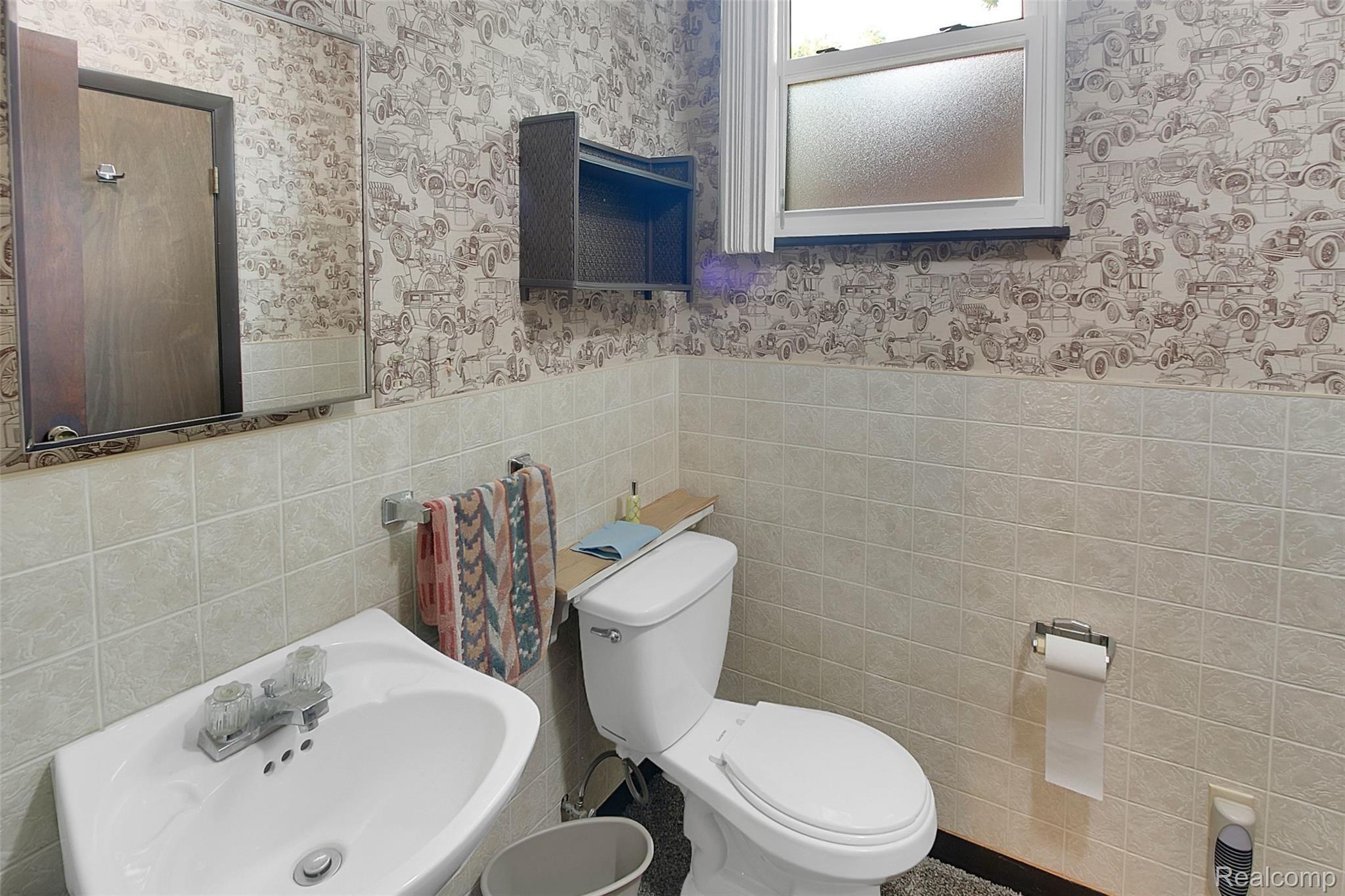 21570 Stahelin Road Southfield, MI 48075 - Photo 18 of 28 HALF BATH OFF THE GREAT ROOM
