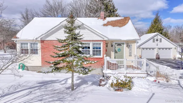 a house view with a outdoor space