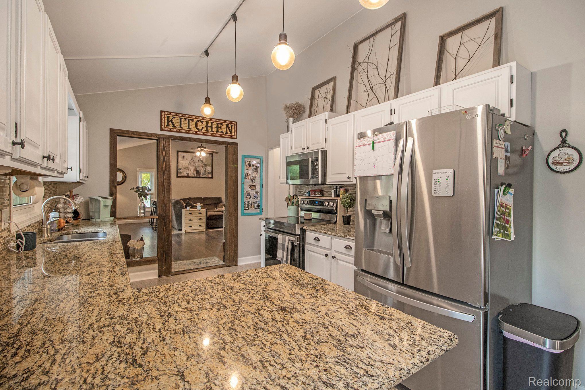 41595 Savage Road Belleville, MI 48111 - Photo 17 of 43 Gallery Image 17