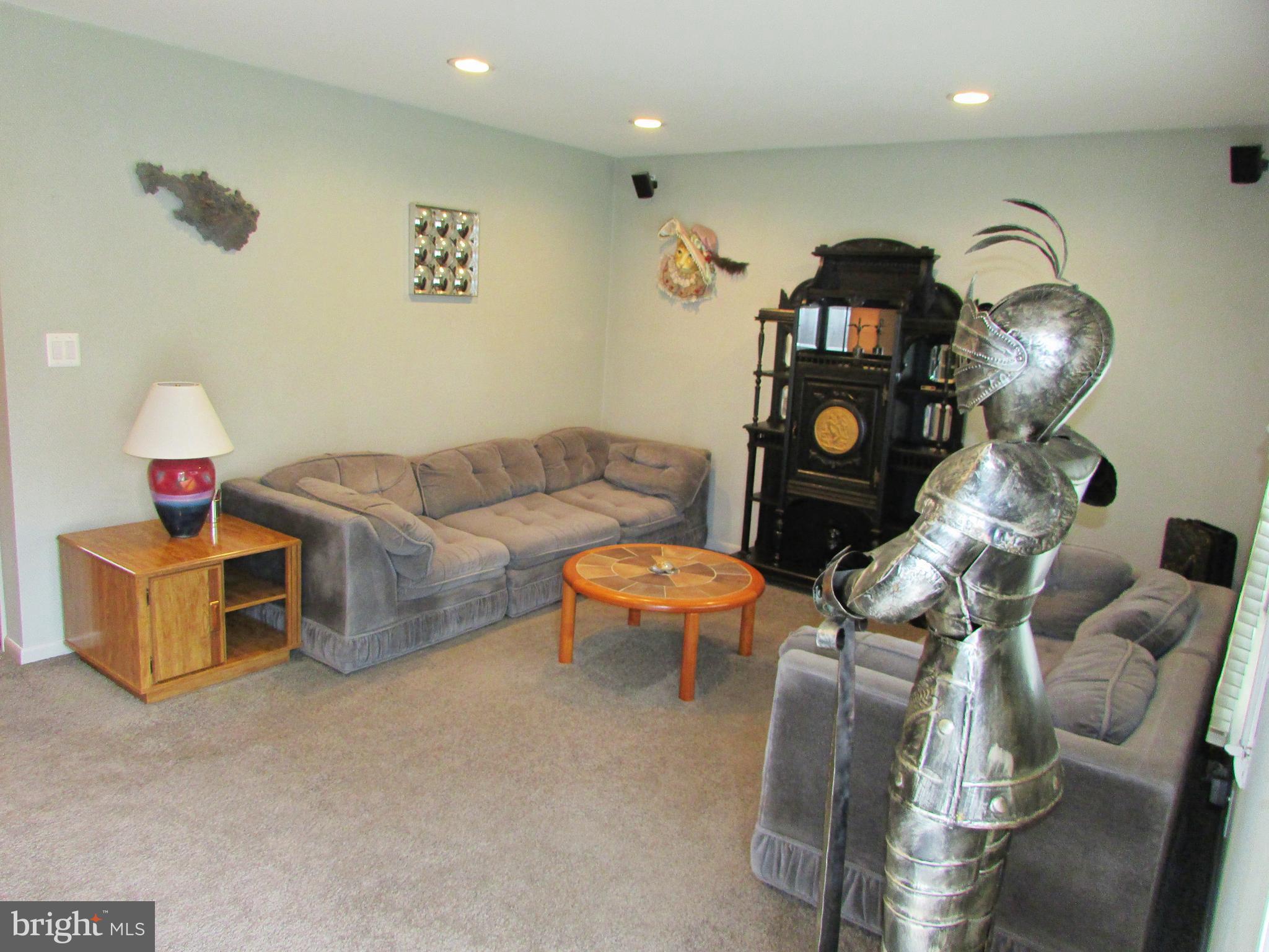 3752 Trent Road Randallstown, MD 21133 - Photo 2 of 30 Living Room