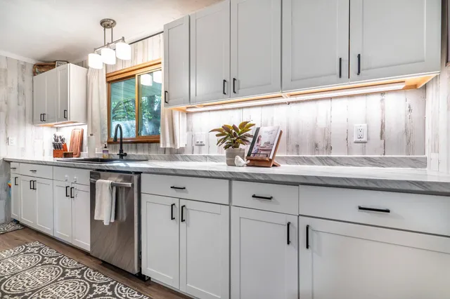 $235,000 | 829 West 7th Avenue, Fergus Falls, MN 56537