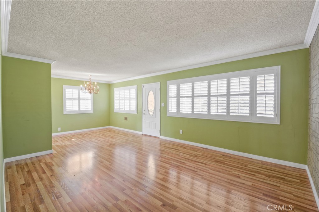 2202 West 153rd Street Compton, CA 90220 - Photo 7 of 36 LIVING ROOM