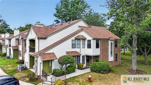 $429,000 | 1914 Bayhead Drive, Unit 1914, Parlin, NJ 08859