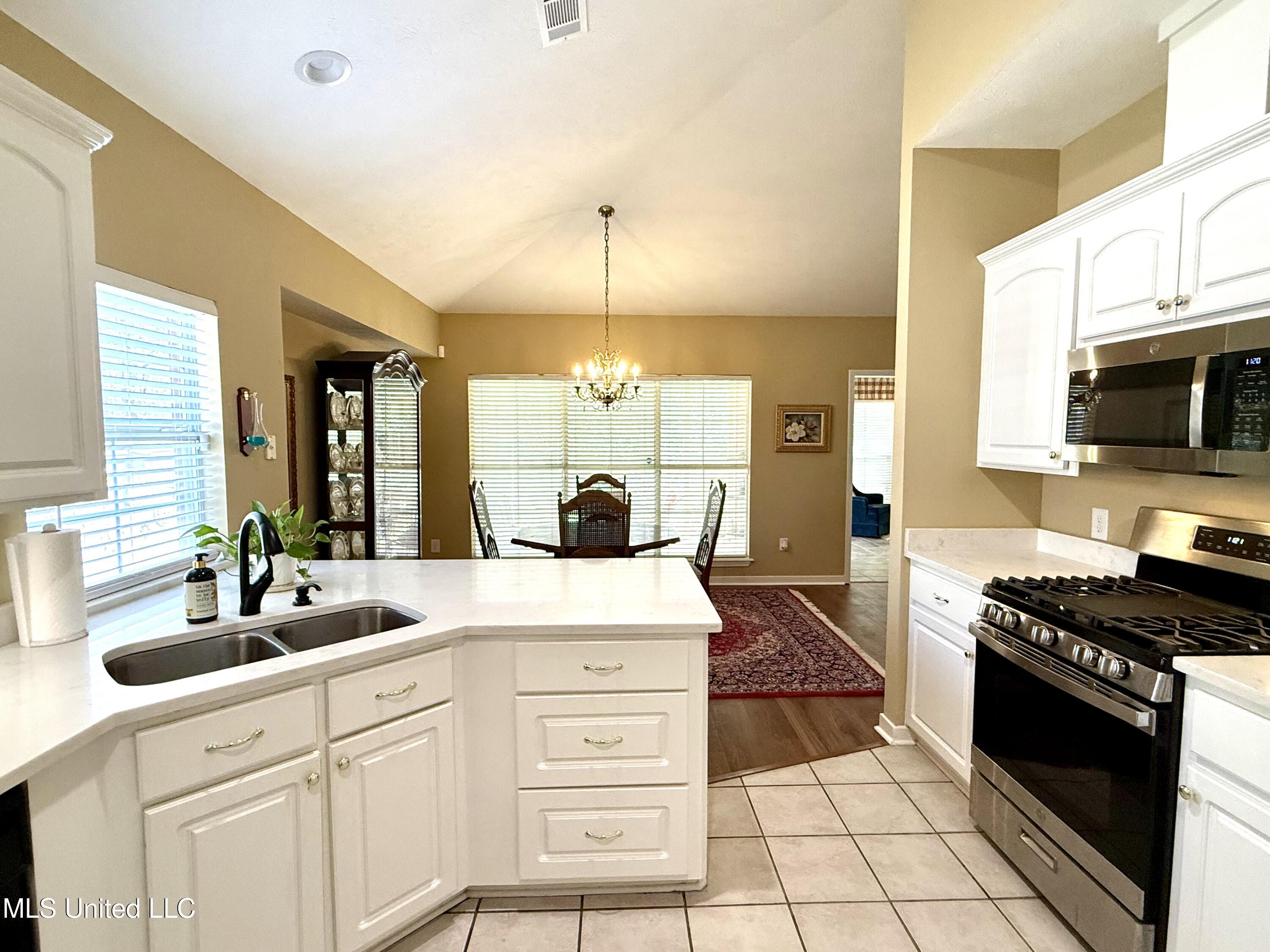 106 Cowles Creek Road Clinton, MS 39056 - Photo 12 of 44 Photo Feb 24 2026, 11 23 55 AM