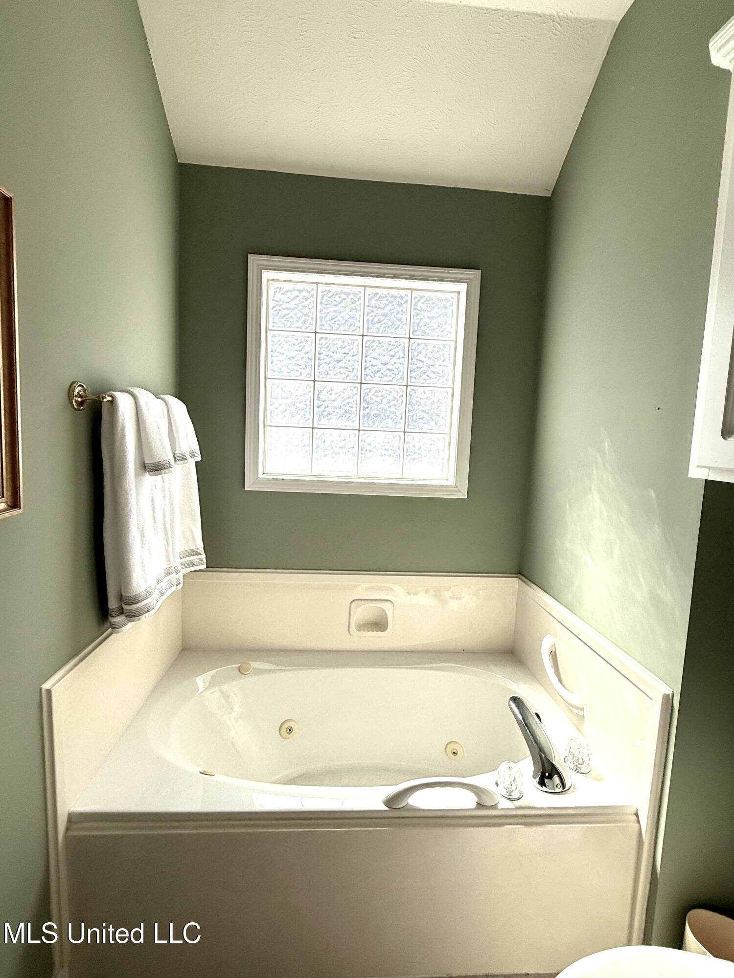 106 Cowles Creek Road Clinton, MS 39056 - Photo 30 of 44 Photo Feb 24 2026, 11 25 05 AM