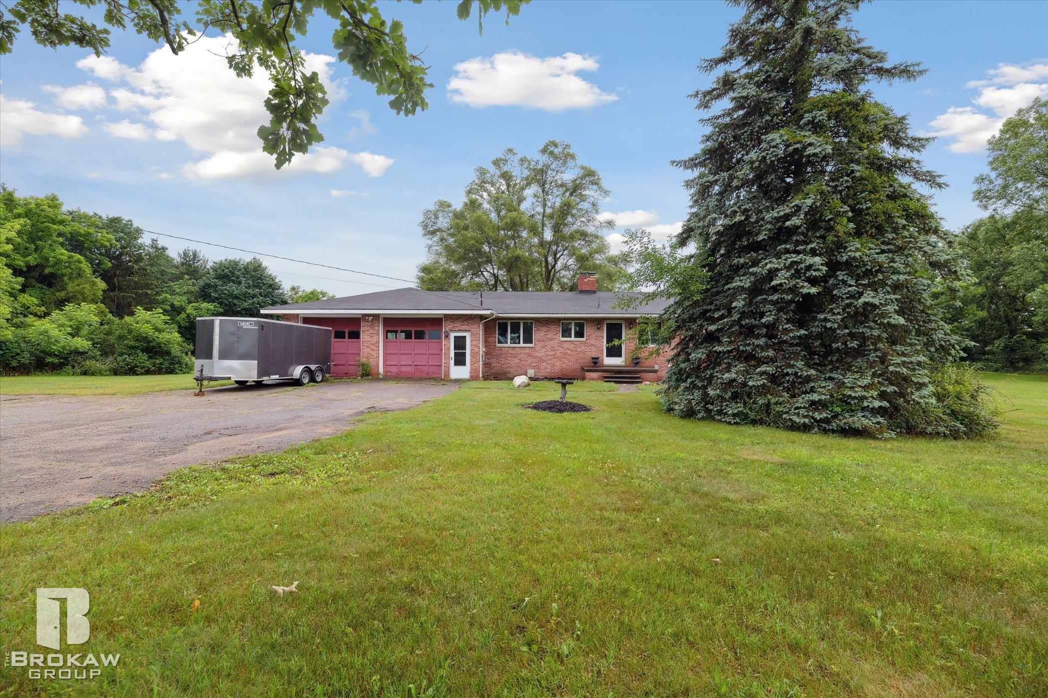 1883 Roods Lake Road Lapeer, MI 48446 - Photo 6 of 67 50146648-571f4db9-f77e-4a81-a5bf-c6005b725361.JPG
