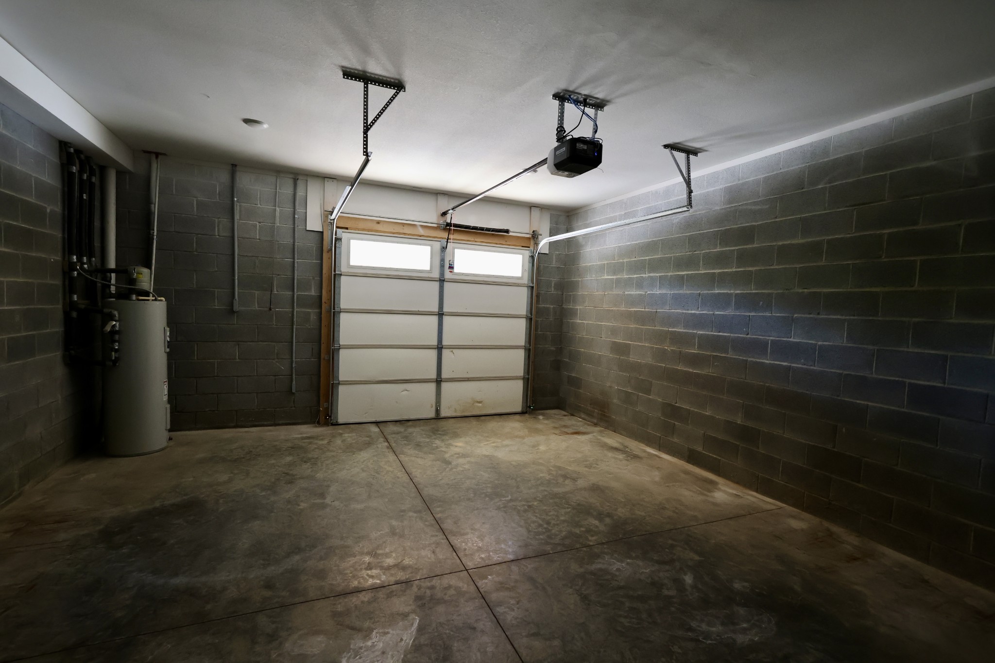 500 Peachers Mill Road, Unit B4 Clarksville, TN 37042 - Photo 23 of 26 a view of an empty room and a bathroom