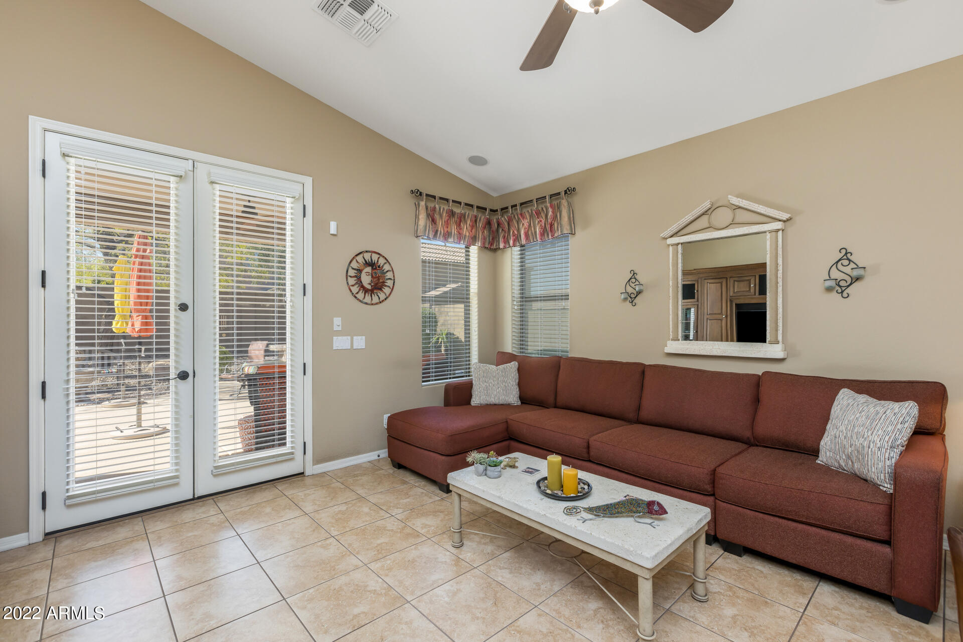 2323 West Beverly Rd. Phoenix, AZ 85041 - Photo 13 of 35 14) FAMILY ROOM