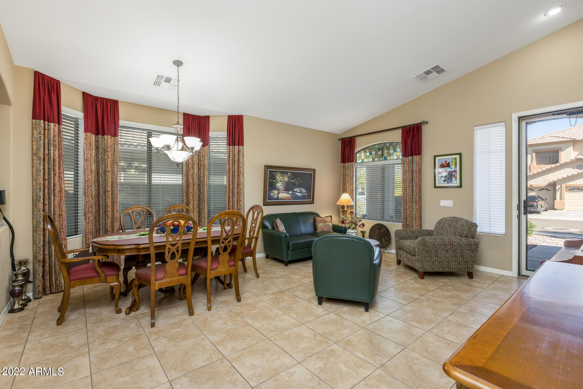 4) FORMAL LIVING_DINING