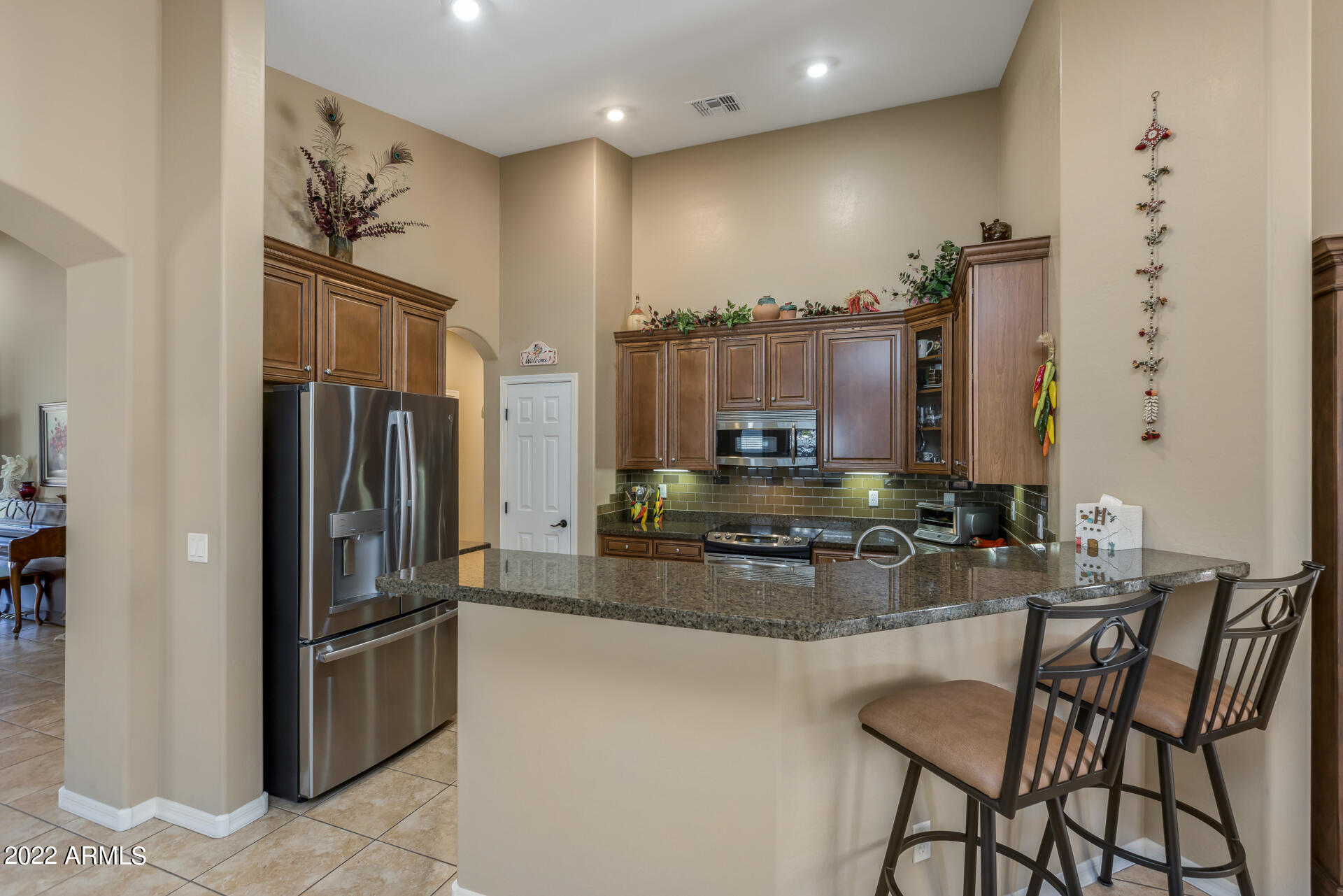 8) KITCHEN