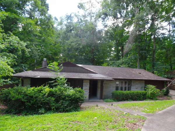 $225,000 | 2103 Lambert Drive, Westmoreland, TN 37186