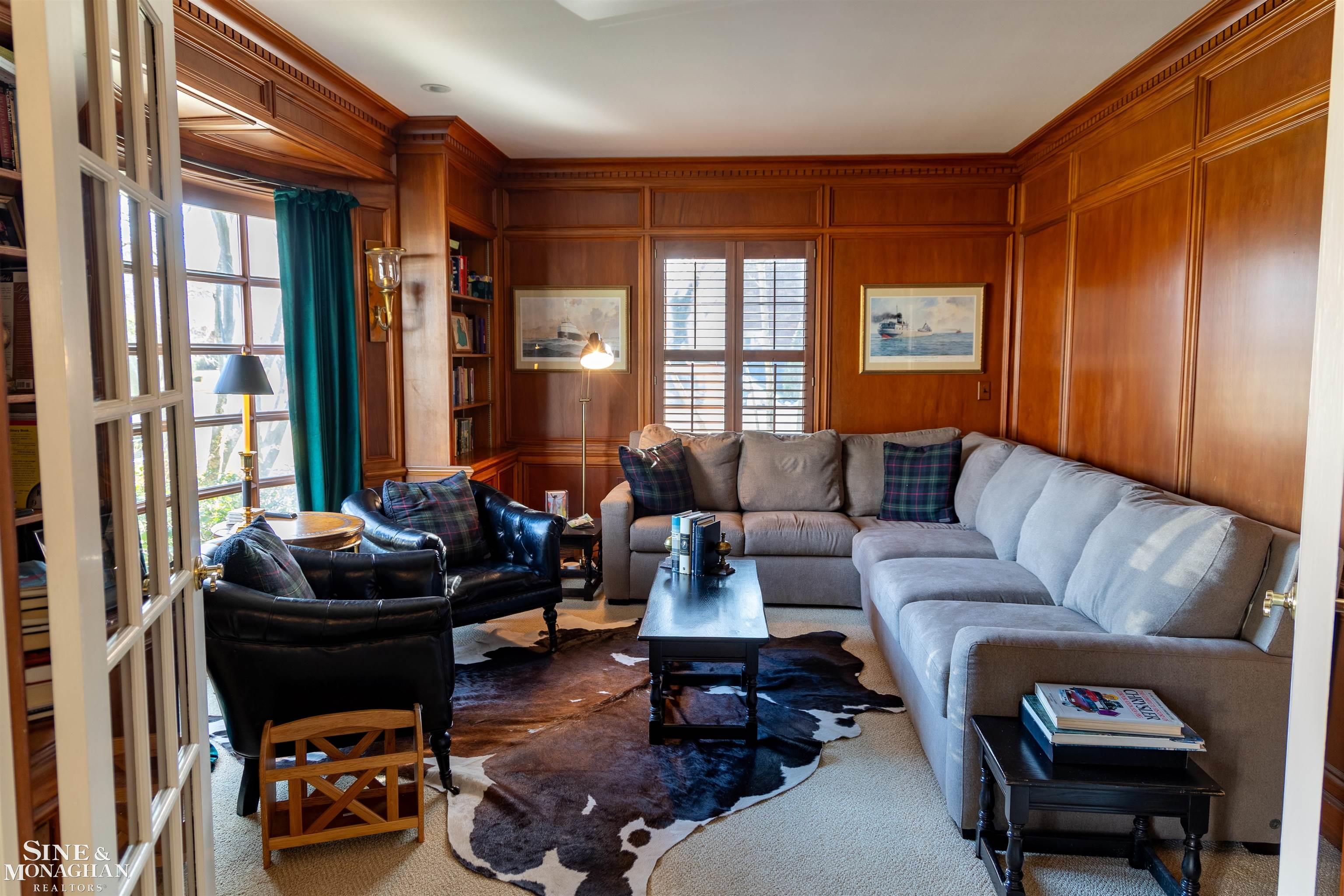 187 Stephens Road Grosse Pointe, MI 48236 - Photo 6 of 10 50142624-da8dc114-0b25-4fec-a56e-99d191f89901.JPG