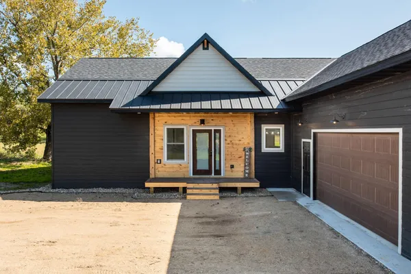$525,000 | 1001 Moore Street, Starbuck, MN 56381