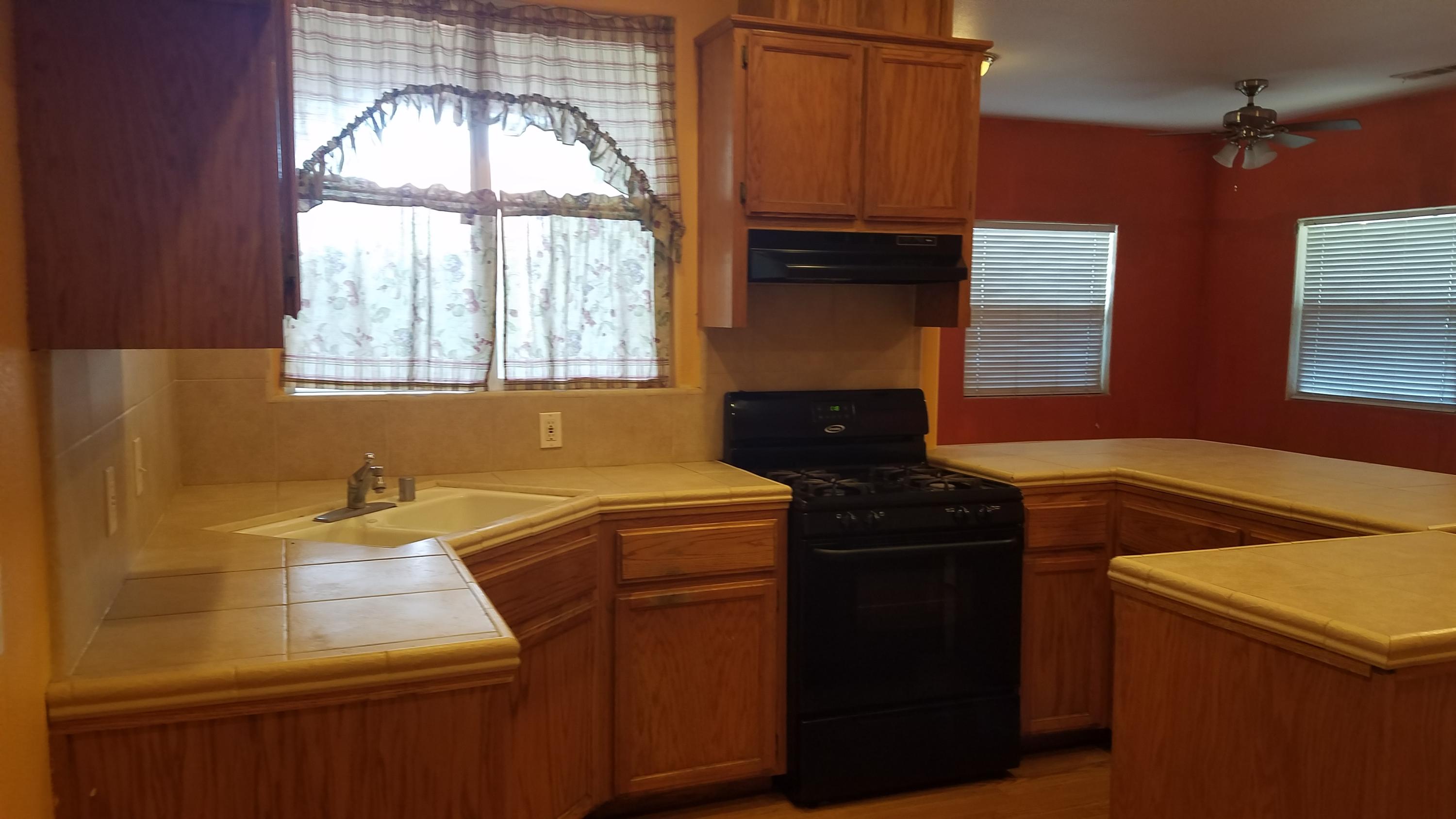 118 South Filbert Road Exeter, CA 93221 - Photo 4 of 19 20201121_121528