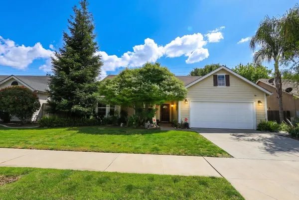 $415,000 | 2811 Walton Avenue, Sanger, CA 93657