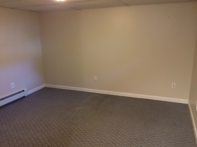 12 C Cedarbrook Avenue Rochester, NH 03867 - Photo 8 of 17