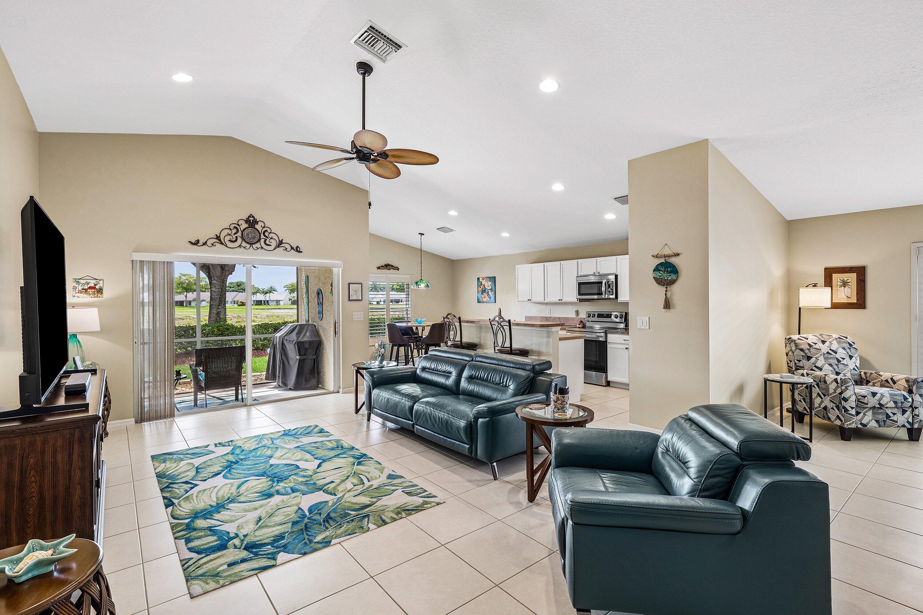 12095 Roma Road Boynton Beach, FL 33436 - Photo 6 of 54 Great Room