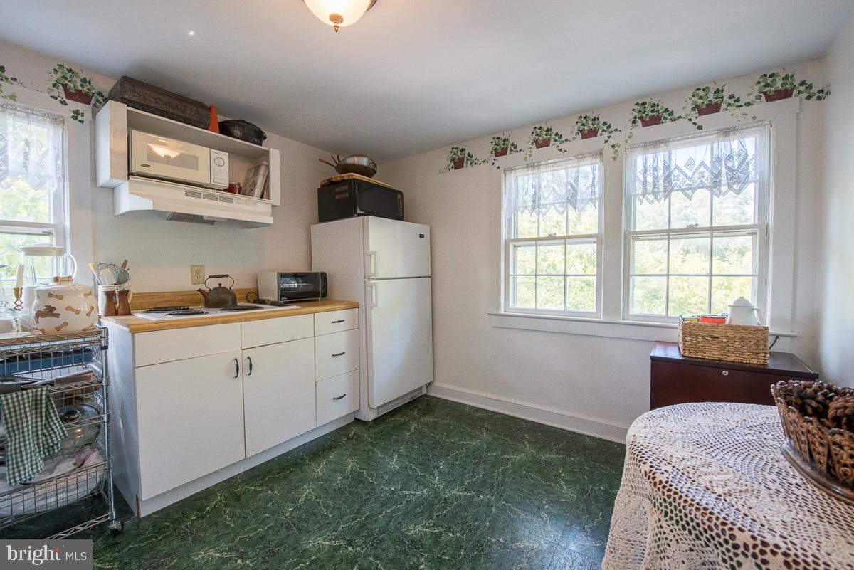 4142 Guard Hill Road Front Royal, VA 22630 - Photo 29 of 70 Kitchen in Guest House