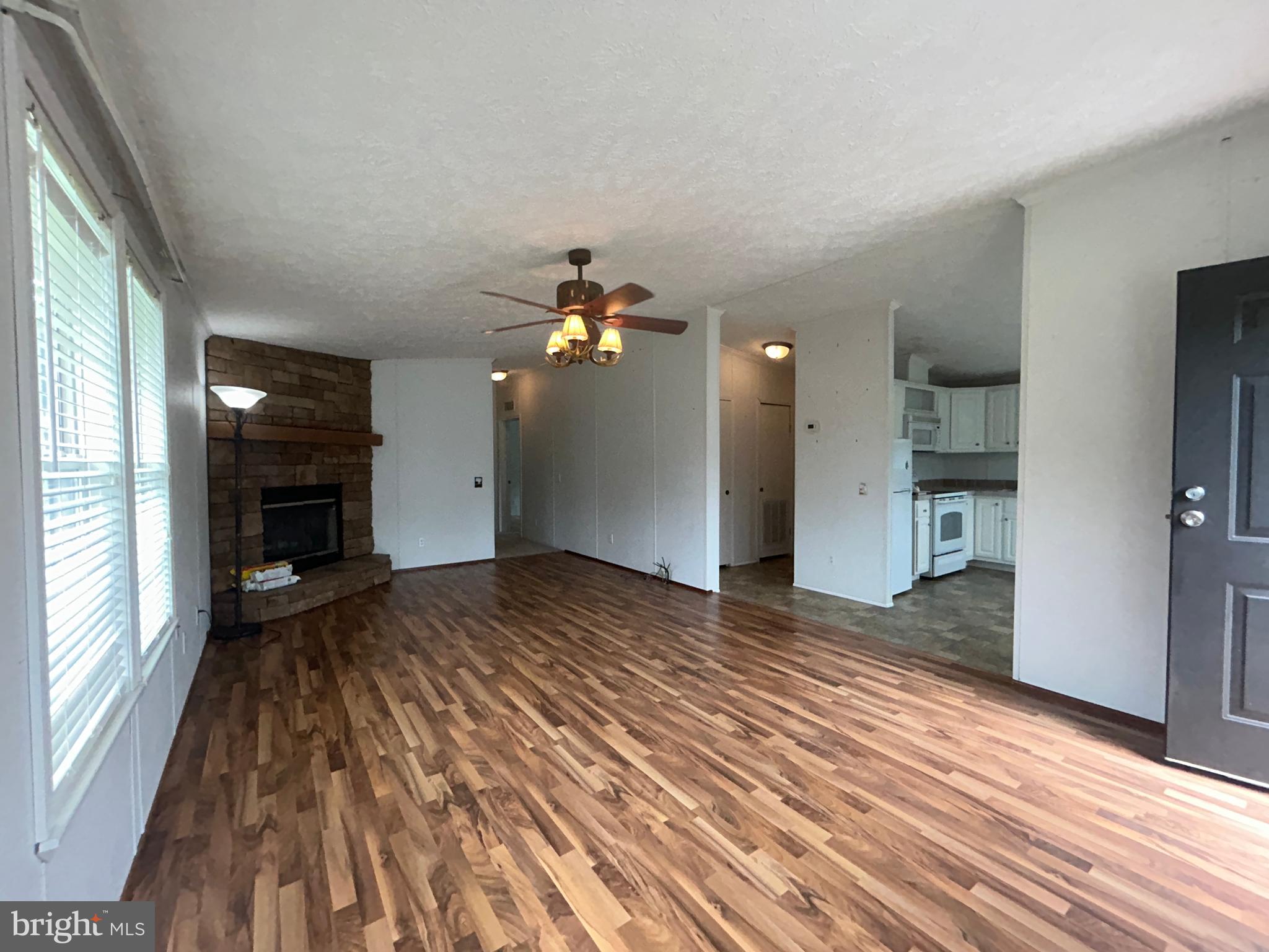 23221 Independence Road Unionville, VA 22567 - Photo 13 of 41 Living Room