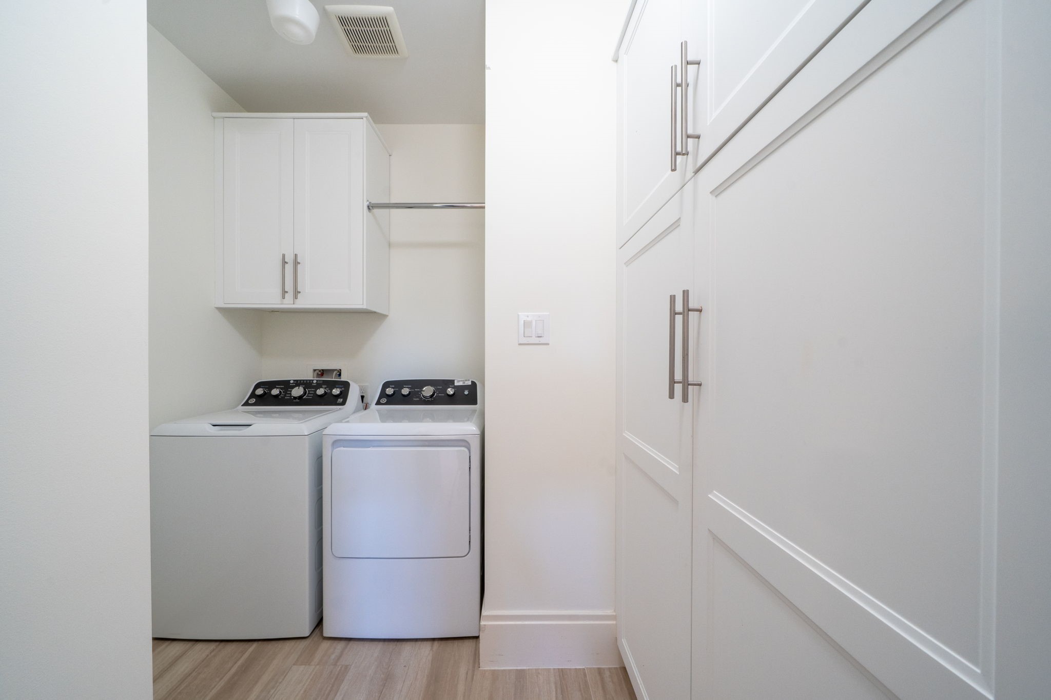 1109 Rutland Street Houston, TX 77008 - Photo 30 of 34 Move right in and enjoy the convenience of this rare garage apartment, complete with a spacious, full-size laundry room. Thoughtfully designed with abundant storage, it’s perfect for keeping everything neat and organized. Plus, a brand-new washer and dryer have been recently added, ensuring a seamless and hassle-free start to your next chapter.