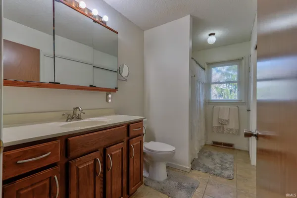 $289,000 | 2423 Luigs Road, Wadesville, IN 47638