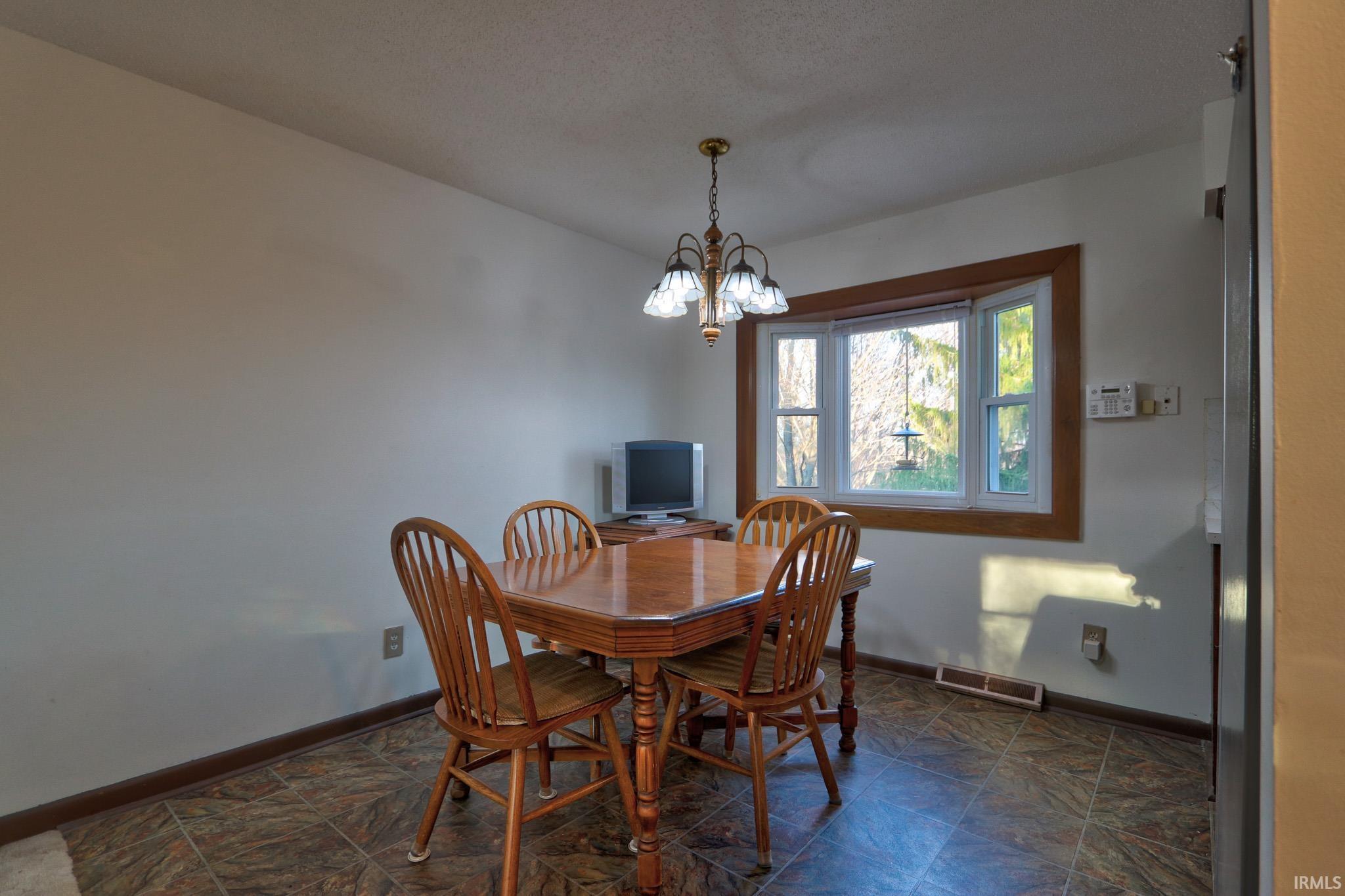 2423 Luigs Road Wadesville, IN 47638 - Photo 4 of 20