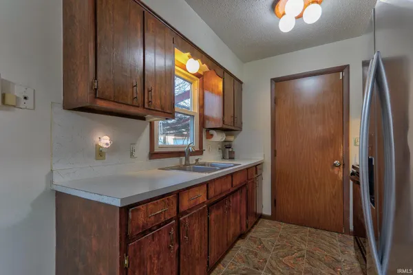 $289,000 | 2423 Luigs Road, Wadesville, IN 47638