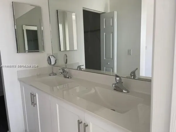 $3,400 | Hialeah, Hialeah, FL 33018